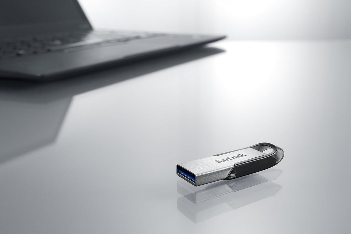 SanDisk 128GB Ultra Flair USB 3.0 Flash Drive USB stick, Memory stick with transfer speeds up to 150 MB/s, Password protection, Durable, Sleek Metal Casing Silver/Black