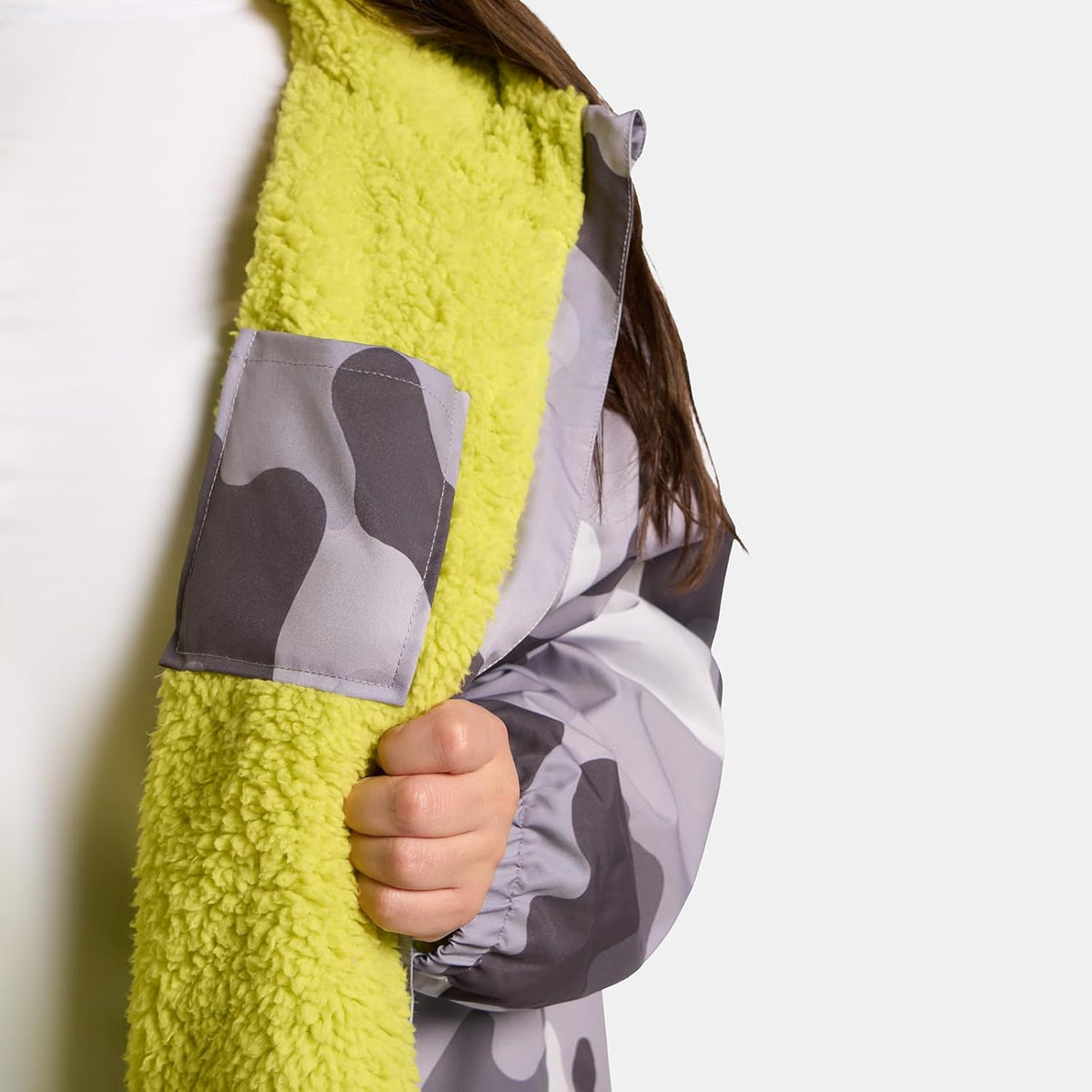 OHS Adults Drying Robe, Water-Resistant Changing Robe Gifts for Women Comfy Sherpa Privacy Robes for Women Men, Stay Dry Jacket Swimming Camping Drying Robes - S/M, L/XL