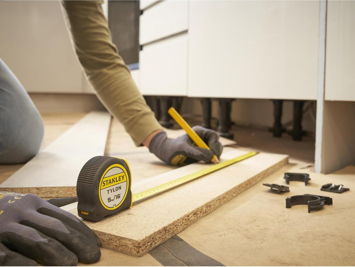 STANLEY 5m Tape Measure, 19mm Width, 1-30-696
