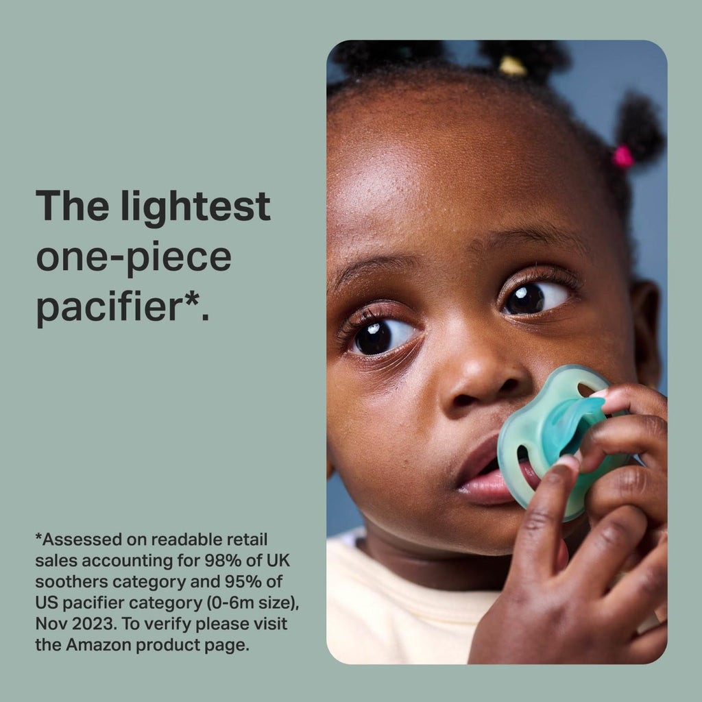 Tommee Tippee Ultra-Light StayPut Night Glow Soother 0-6m Pack of 2