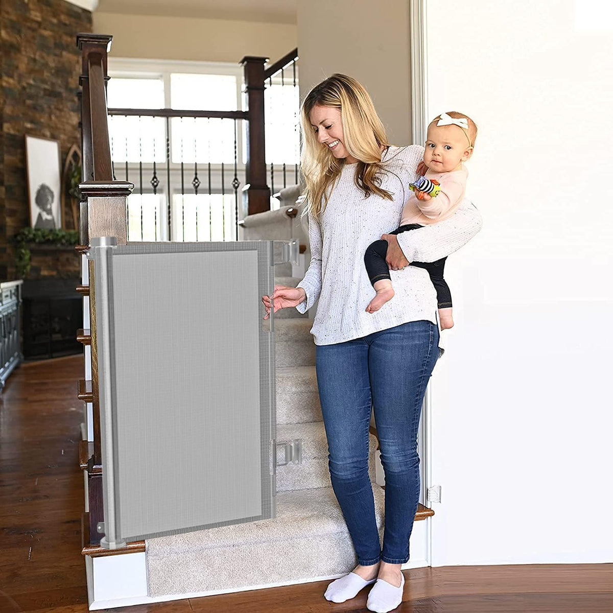 Retractable Stair Gate for Baby, Extra Wider Safety Dog Gate 150cm, 86cm Tall, One Hand Operated Baby Gate for Stairways & Hallways, Indoor & Outdoor, Grey (150cm)