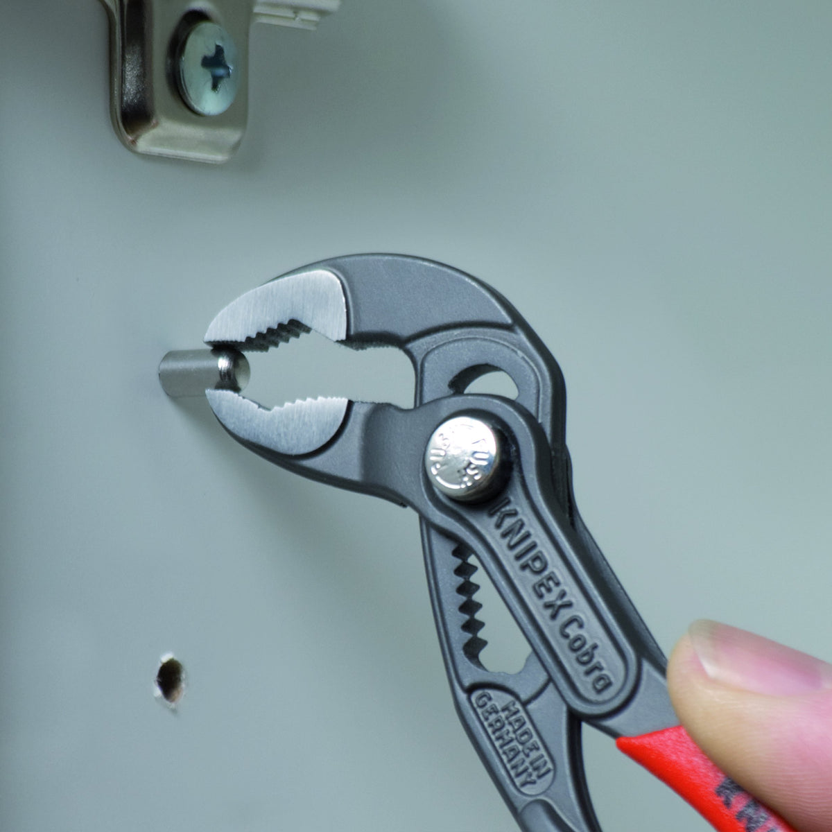 KNIPEX 87 01 250, 10 in. Cobra® Water Pump Pliers, Capacity 2 in.