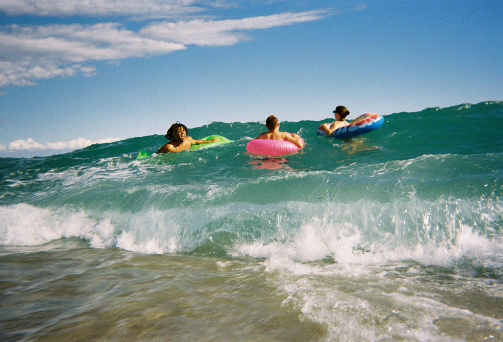 Fujifilm Quicksnap 27 exposure, FUJICOLOR 400 ISO speed film camera, with Built-in flash