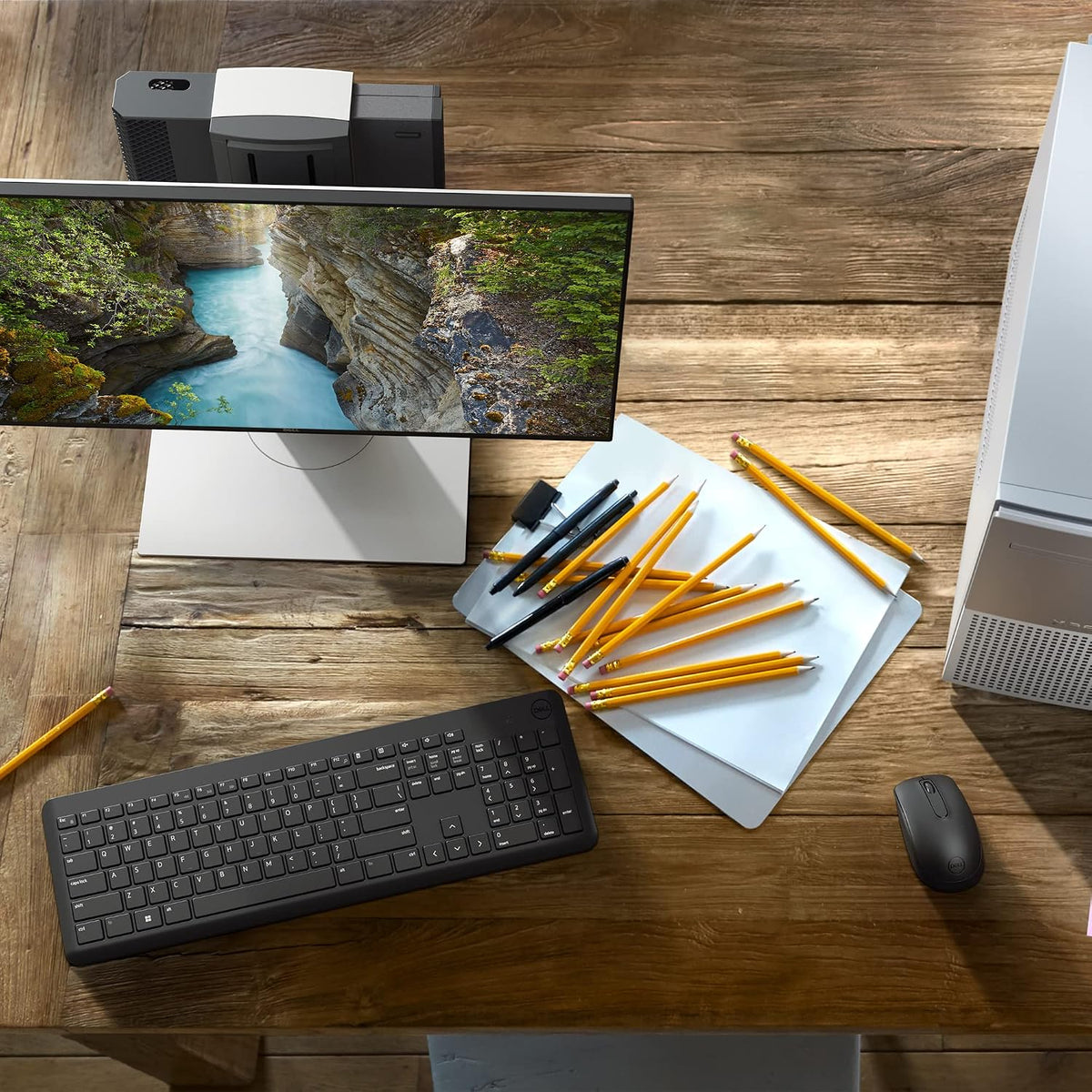 Dell Wireless Keyboard and Mouse - Spill Resistant, Adjustable Tilt