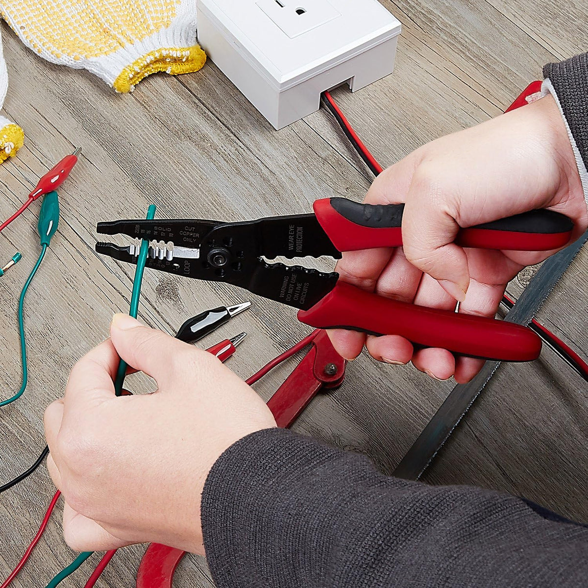 WGGE WG-015 Professional Wire Stripper, Wire Cutter and Wire Crimper 8-inch
